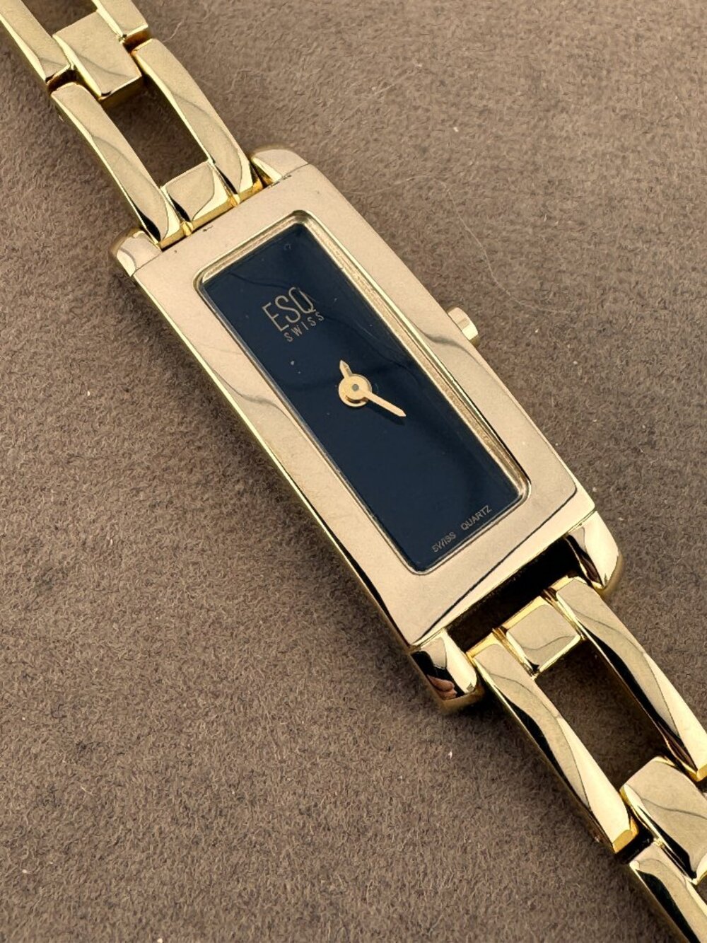 Vintage Movado ESQ Ladies Gold Plated Thin Dress Watch